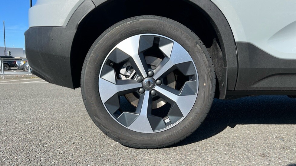 Used Volvo XC40 2025 for sale - 76217231: Photo 24