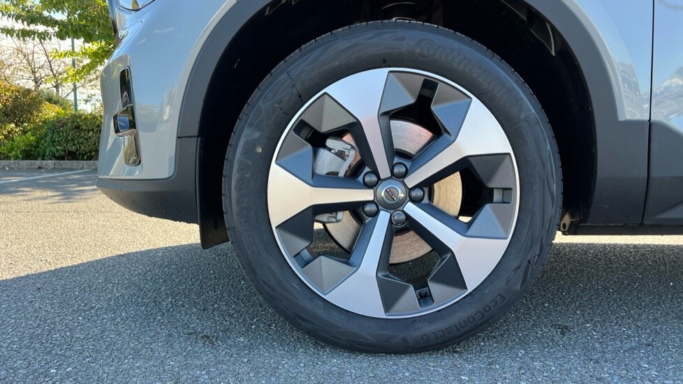 Used Volvo XC40 2025 for sale - 76217231: Photo 25