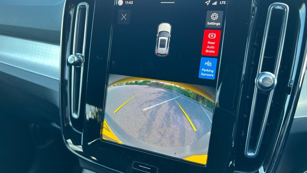 Used Volvo XC40 2025 for sale - 76217231: Photo 37