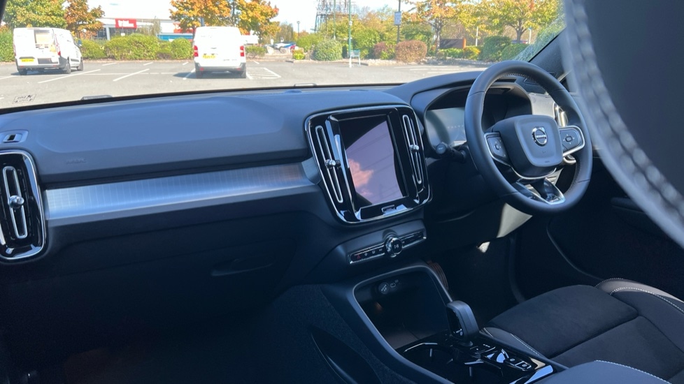 Used Volvo XC40 2025 for sale - 76217231: Photo 4