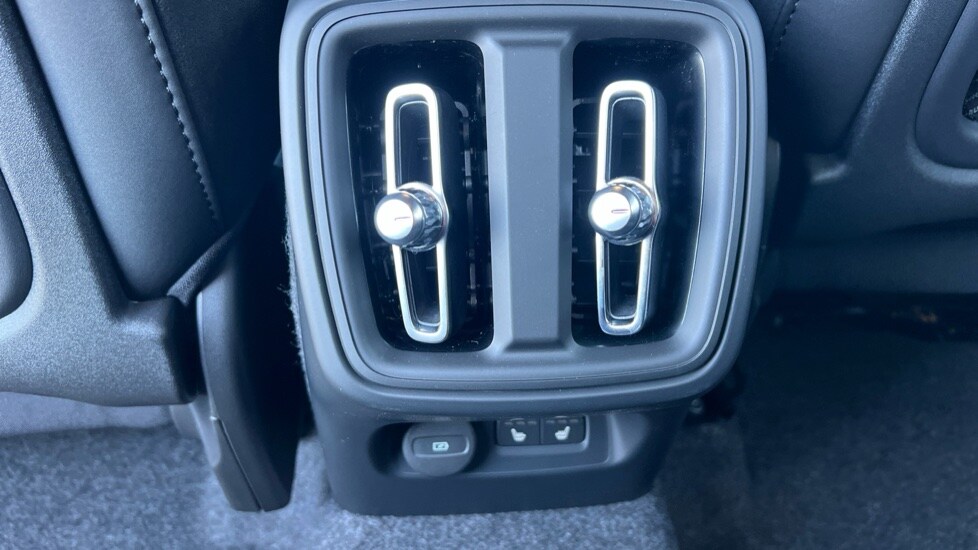 Used Volvo XC40 2025 for sale - 76217231: Photo 54