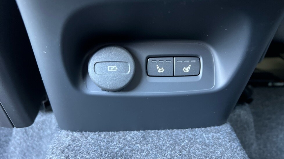 Used Volvo XC40 2025 for sale - 76217231: Photo 55