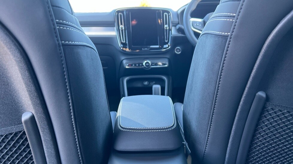 Used Volvo XC40 2025 for sale - 76217231: Photo 56