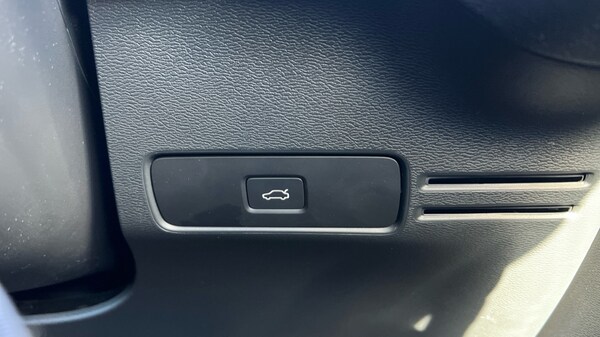 Used Volvo XC40 2025 for sale - 76217231: Photo 64