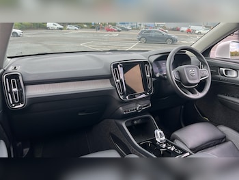 Used Volvo XC40 2025 for sale - 75972355: Photo