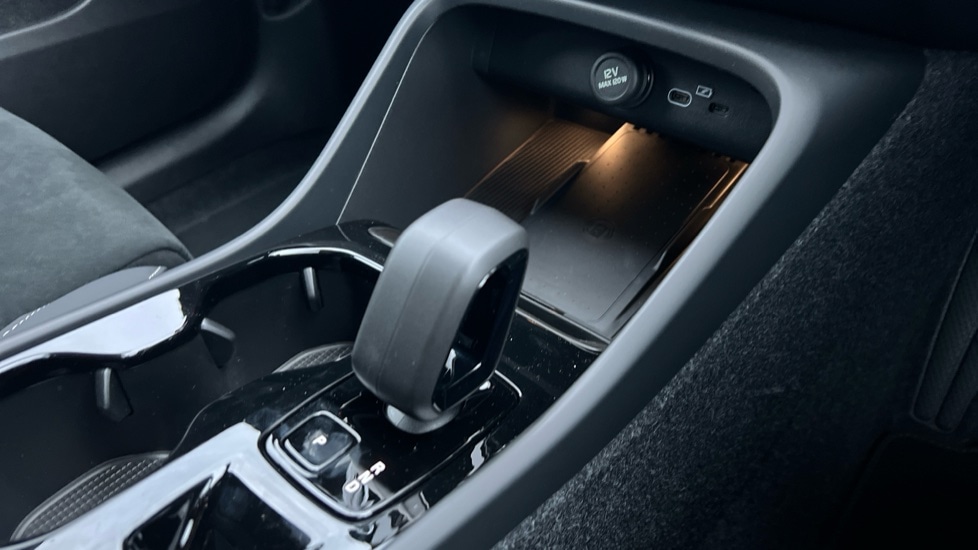 Used Volvo XC40 2025 for sale - 76874558: Photo 14