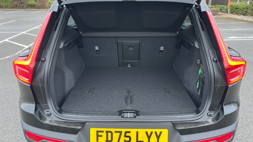 Used Volvo XC40 2025 for sale - 76874558: Photo 17