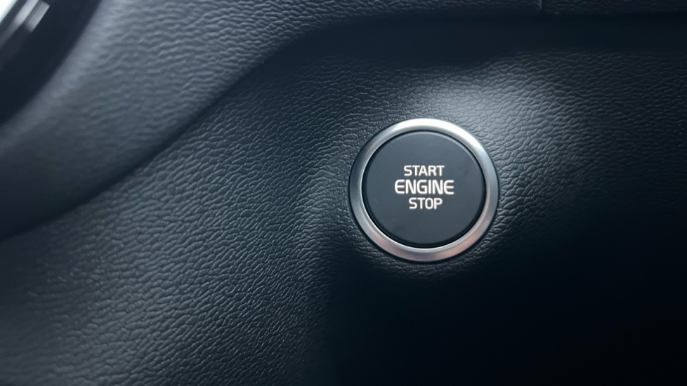 Used Volvo XC40 2025 for sale - 76874558: Photo 28