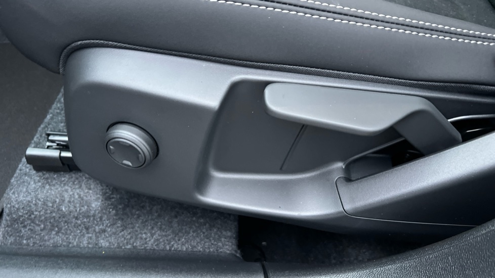 Used Volvo XC40 2025 for sale - 76874558: Photo 32