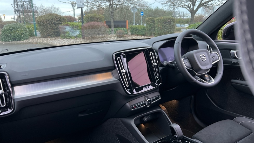 Used Volvo XC40 2025 for sale - 76874558: Photo 4