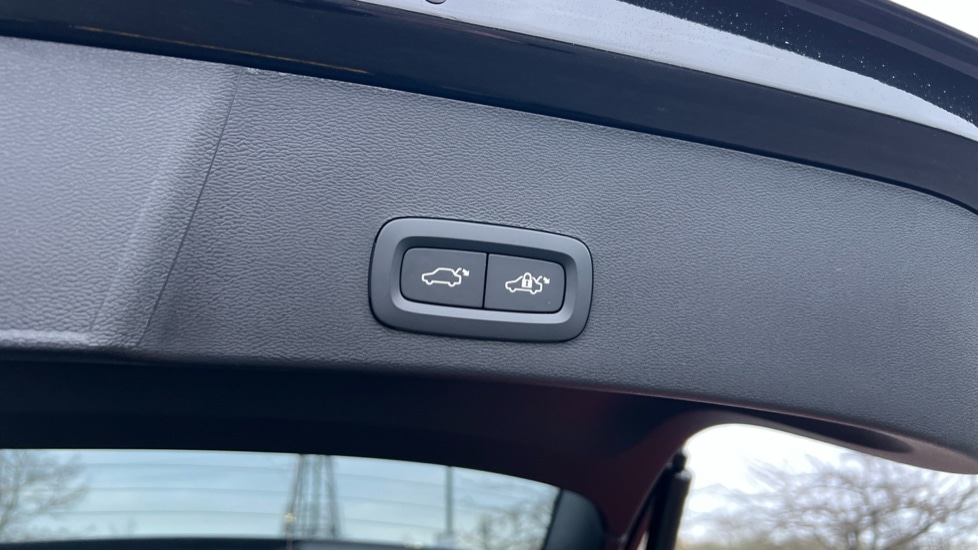 Used Volvo XC40 2025 for sale - 76874558: Photo 43