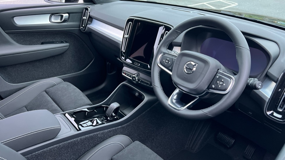 Used Volvo XC40 2025 for sale - 76874558: Photo 5