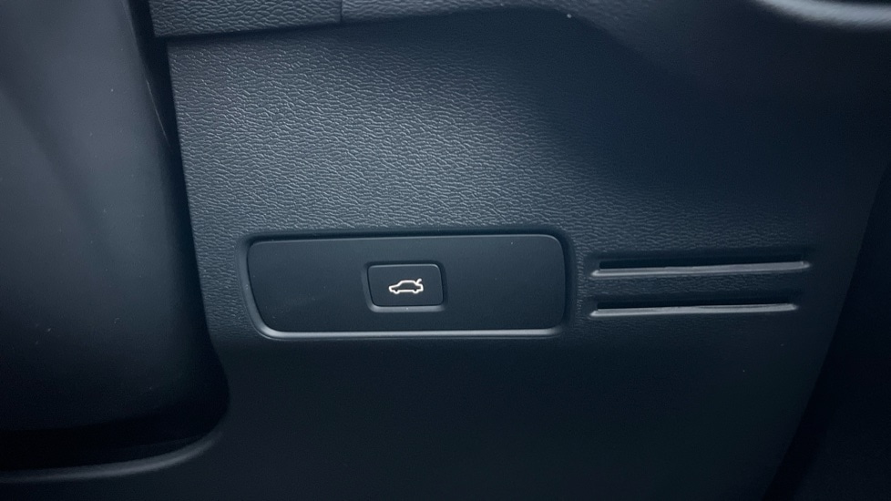 Used Volvo XC40 2025 for sale - 76874558: Photo 51