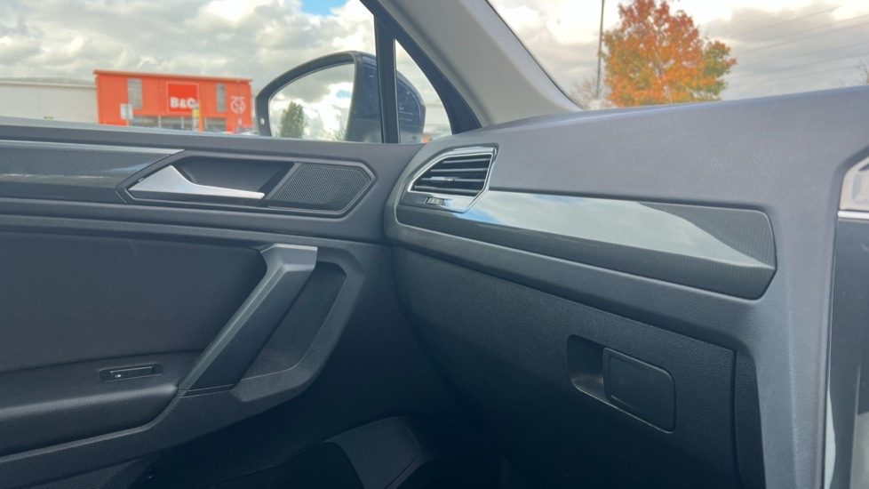 Used Volkswagen Tiguan 2020 for sale - 77010202: Photo 59