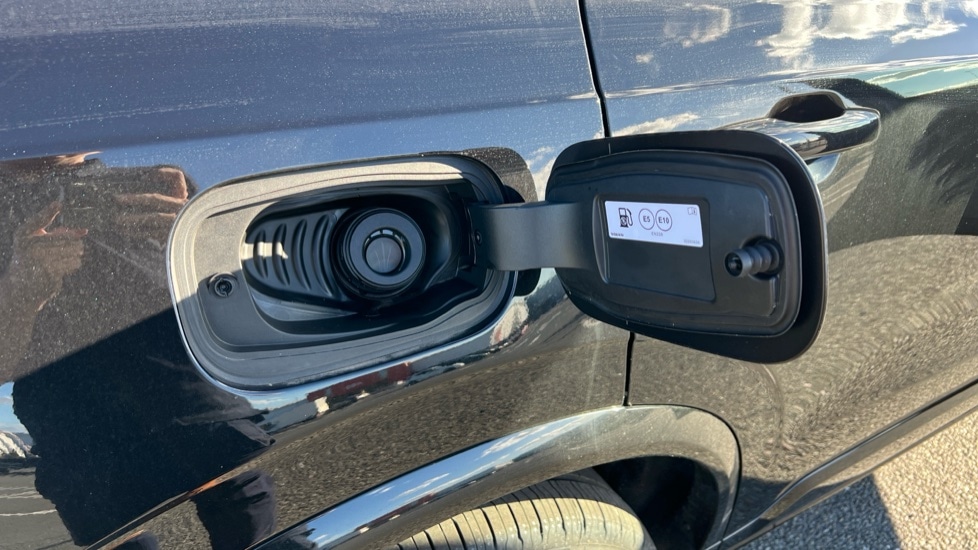 Used Volvo XC90 2025 for sale - 76773230: Photo 40