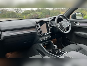 Used Volvo XC40 2025 for sale - 76977867: Photo