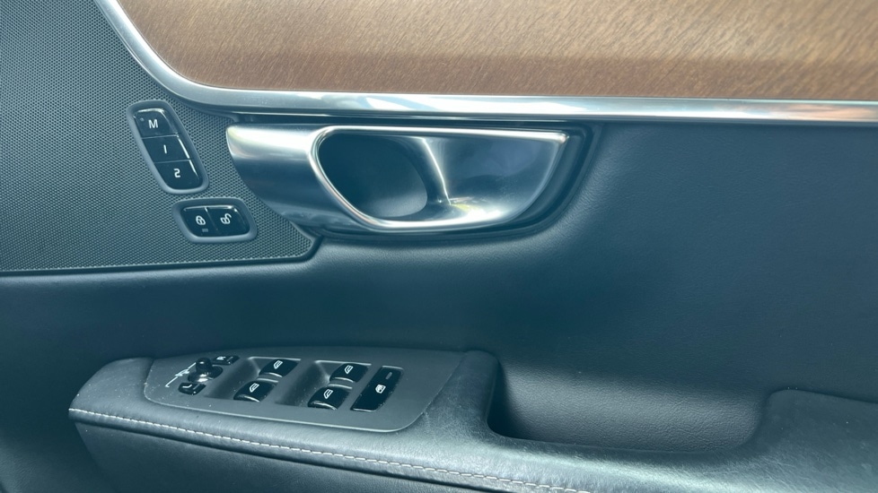 Used Volvo S90 2018 for sale - 76533732: Photo 30