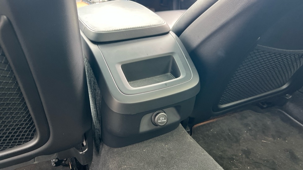 Used Volvo S90 2018 for sale - 76533732: Photo 32