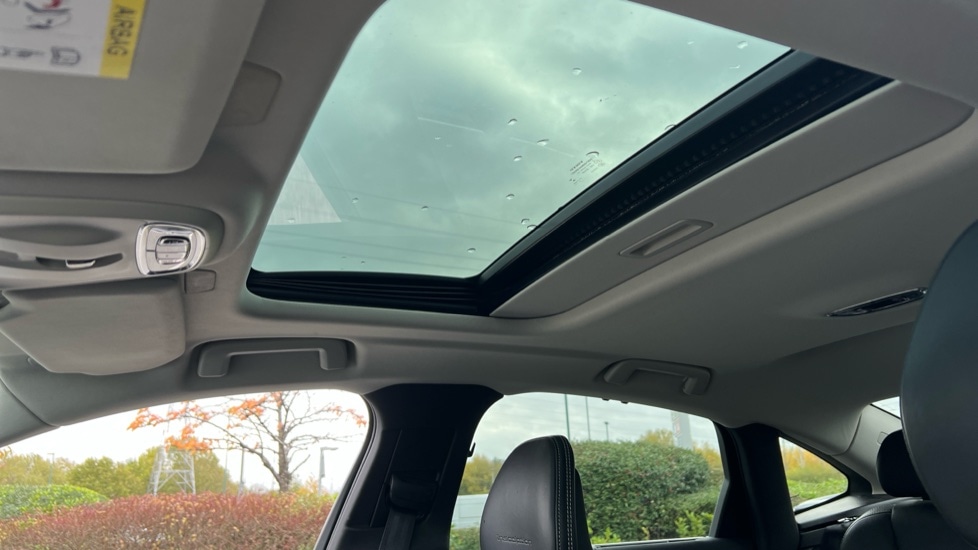 Used Volvo S90 2018 for sale - 76533732: Photo 41