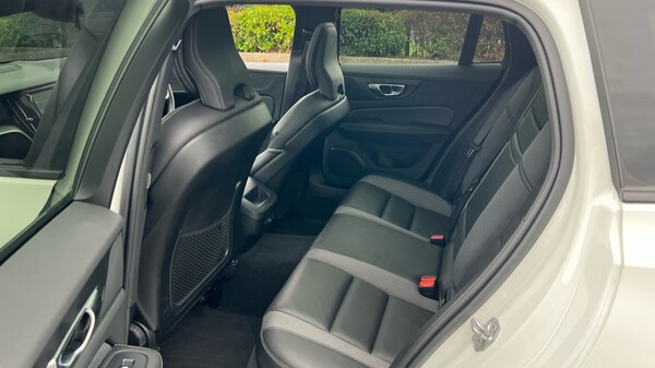 Used Volvo V60 2019 for sale - 76254993: Photo 14