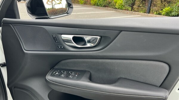Used Volvo V60 2019 for sale - 76254993: Photo 30