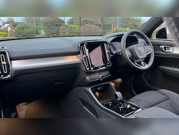 Used Volvo XC40 2025 for sale - 76874305: Photo