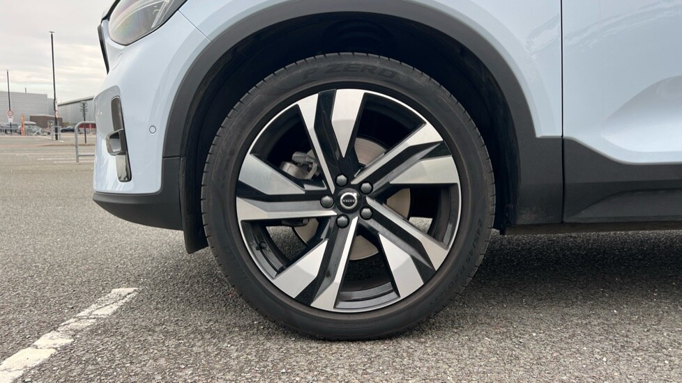 Used Volvo XC40 2025 for sale - 75625254: Photo 25