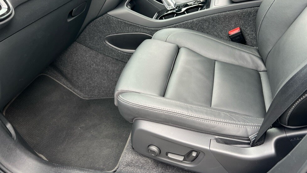 Used Volvo XC40 2025 for sale - 75625254: Photo 32