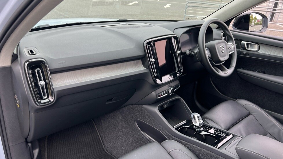 Used Volvo XC40 2025 for sale - 75625254: Photo 4
