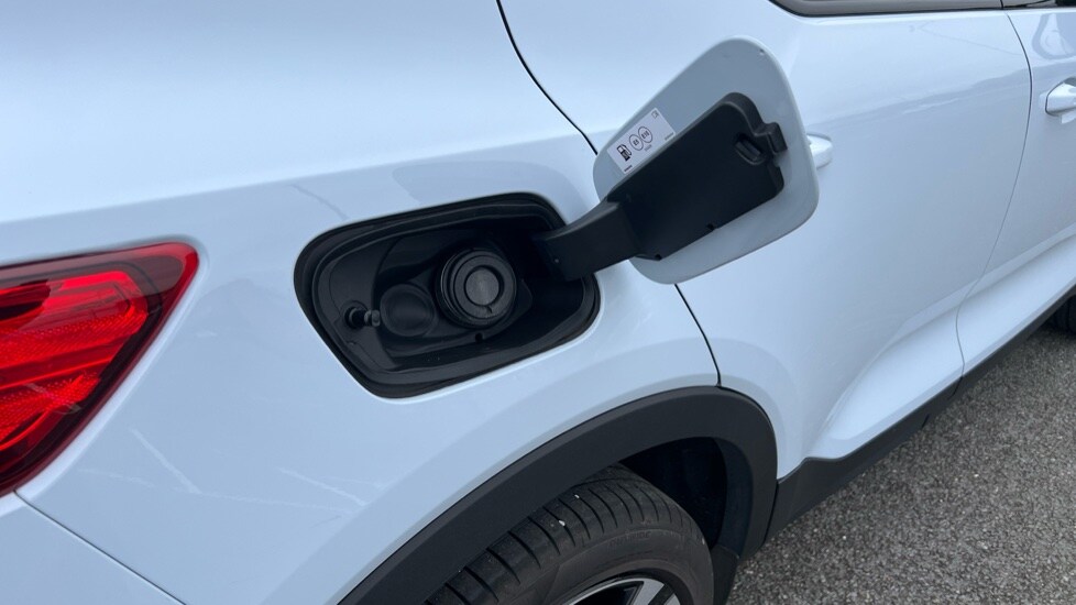 Used Volvo XC40 2025 for sale - 75625254: Photo 42