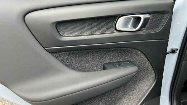 Used Volvo XC40 2025 for sale - 75625254: Photo 45