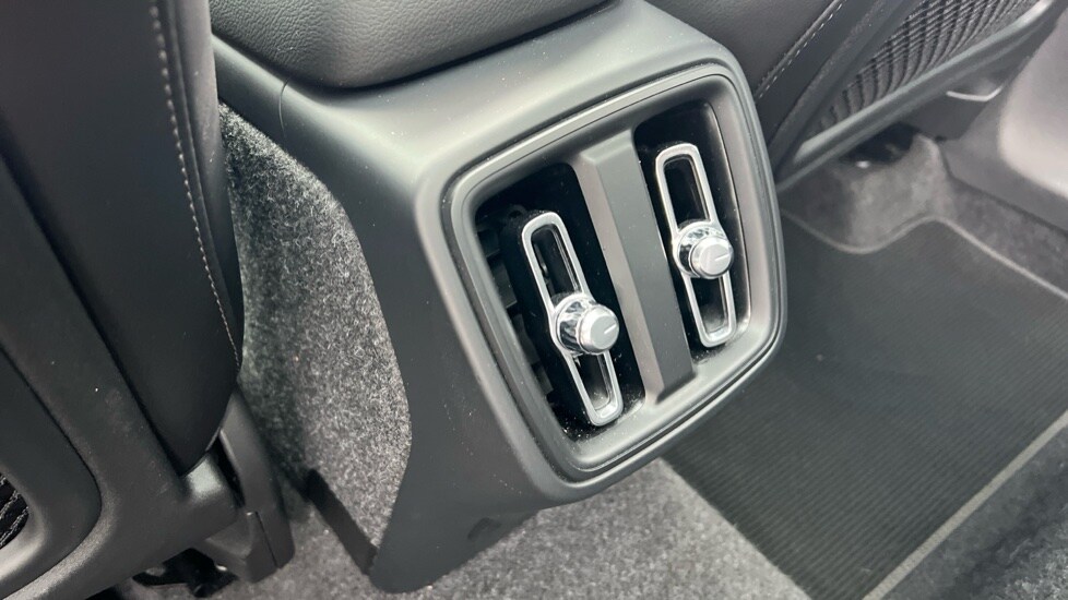 Used Volvo XC40 2025 for sale - 75625254: Photo 48