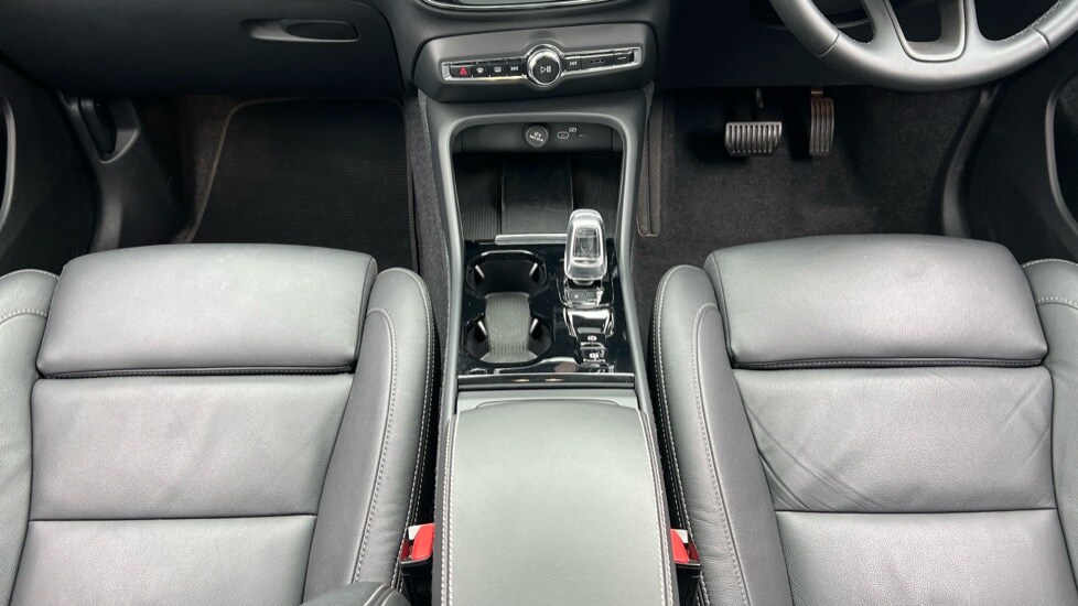 Used Volvo XC40 2025 for sale - 75625254: Photo 51