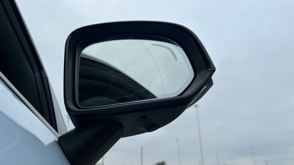 Used Volvo XC40 2025 for sale - 75625254: Photo 55