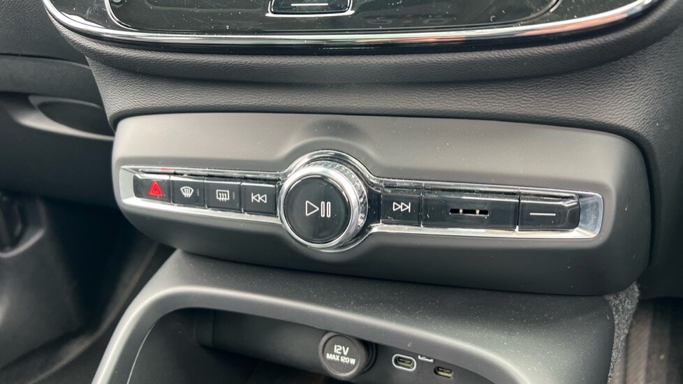 Used Volvo XC40 2025 for sale - 75625254: Photo 65