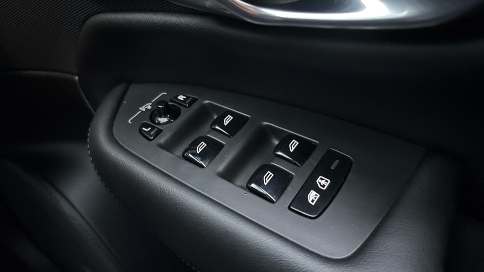 Used Volvo XC90 2022 for sale - 76921862: Photo 32