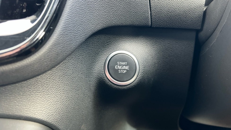 Used Volvo XC40 2024 for sale - 76410573: Photo 28