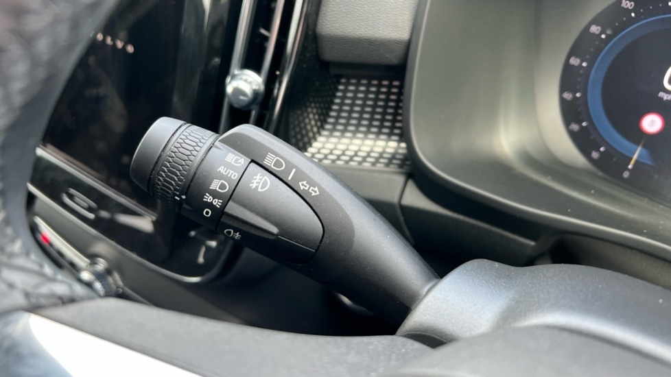 Used Volvo XC40 2024 for sale - 76410573: Photo 29