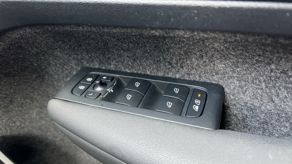 Used Volvo XC40 2024 for sale - 76410573: Photo 33