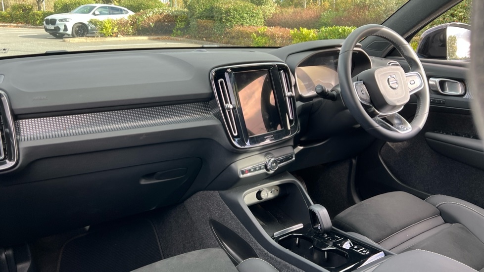 Used Volvo XC40 2024 for sale - 76410573: Photo 4