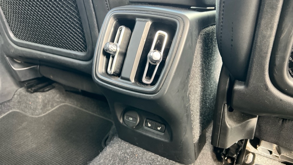 Used Volvo XC40 2024 for sale - 76410573: Photo 42