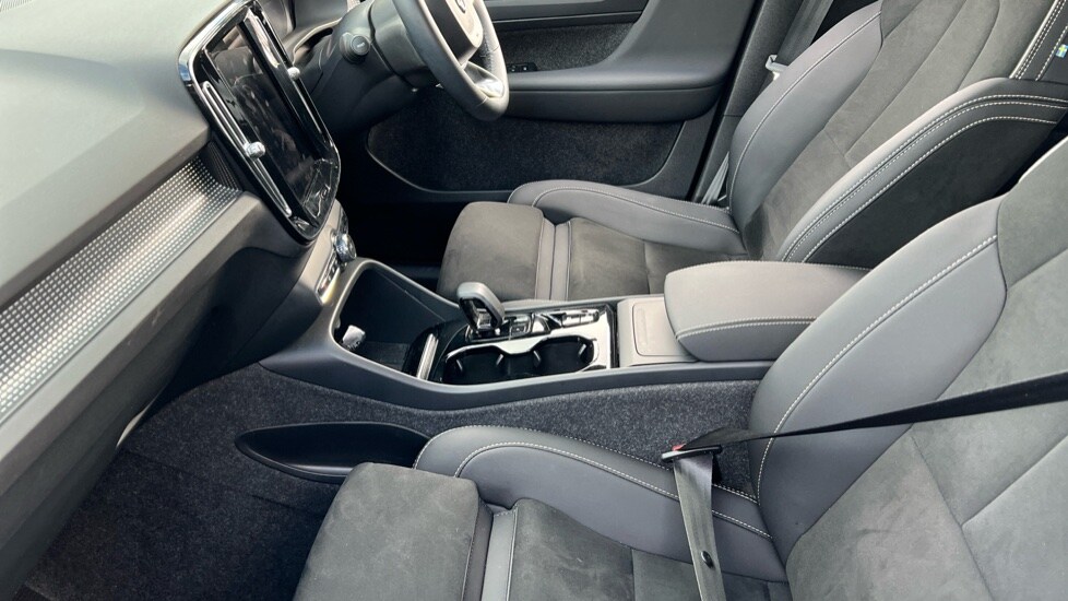 Used Volvo XC40 2024 for sale - 76410573: Photo 53