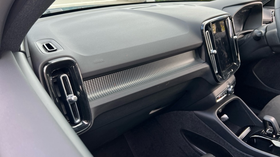 Used Volvo XC40 2024 for sale - 76410573: Photo 54