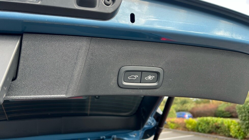 Used Volvo XC40 2024 for sale - 76410573: Photo 55