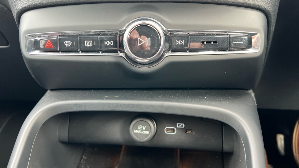 Used Volvo XC40 2024 for sale - 76410573: Photo 60