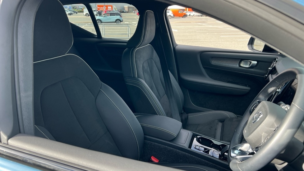 Used Volvo XC40 2024 for sale - 76410573: Photo 9