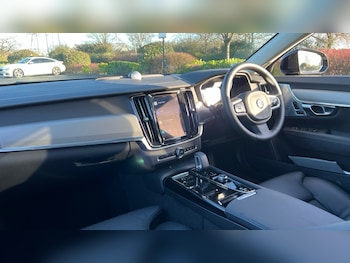 Used Volvo V90 2025 for sale - 76933077: Photo