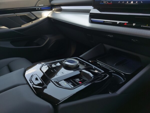 Used BMW 5 Series 2025 for sale - 76272017: Photo 10