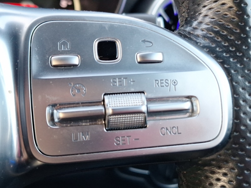 Used Mercedes-Benz GLC 2019 for sale - 77142108: Photo 17