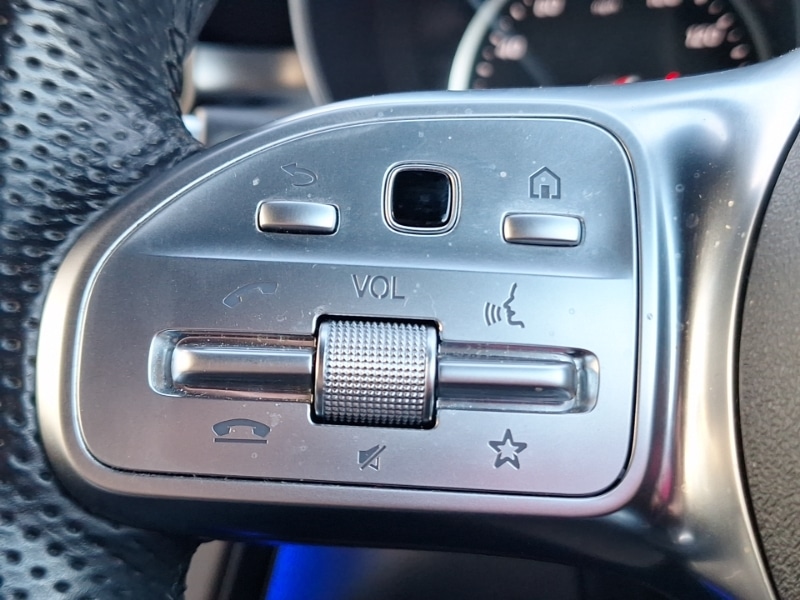 Used Mercedes-Benz GLC 2019 for sale - 77142108: Photo 18